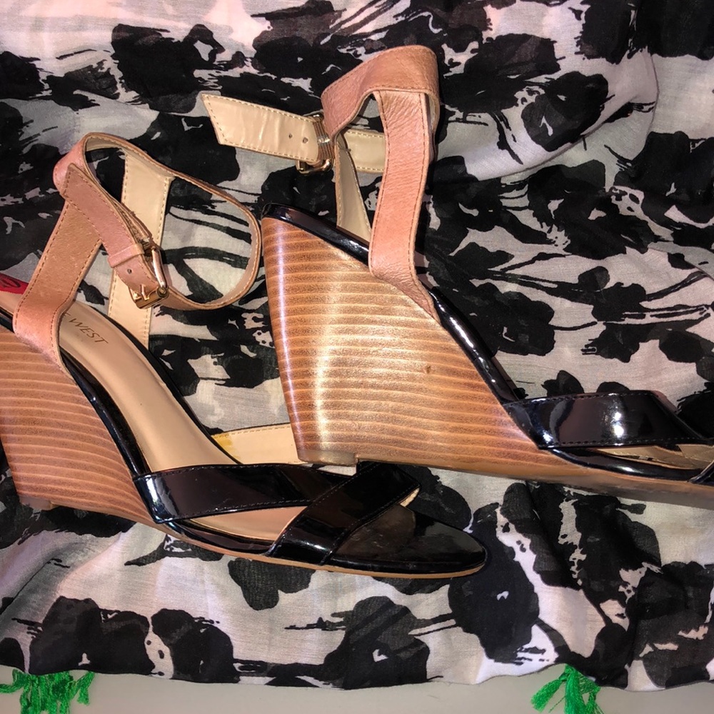 Nine West wedge shoes size 10
